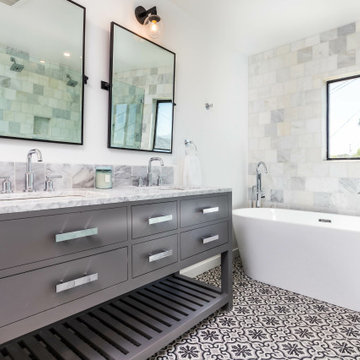 Patterned tile Compact Bathroom