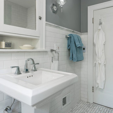 Pedestal sink with original medicine cabinet