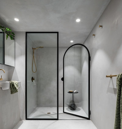 Modern Bathroom by Matt Woods Design