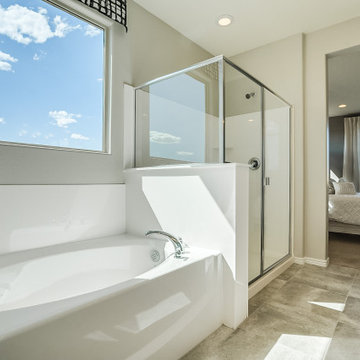 Phoenix, Arizona | Monterra Village - Castillo Bluebell Owner's Bathroom