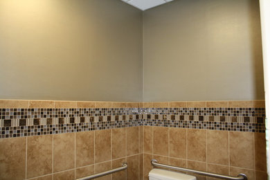 シンシナティにあるトラディショナルスタイルのおしゃれな浴室の写真
