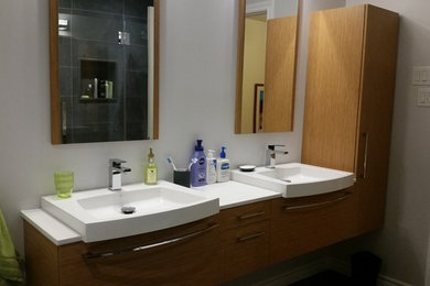 Bathroom - scandinavian bathroom idea in Montreal