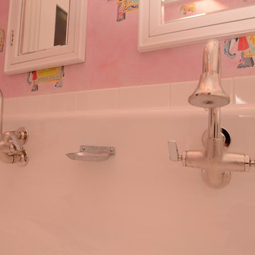 Pink Wallpaper Bathroom