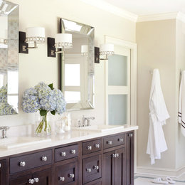 https://www.houzz.com/photos/pleasant-valley-transitional-bathroom-little-rock-phvw-vp~421727