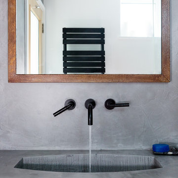 Polished concrete bathroom - Wapping, London E15