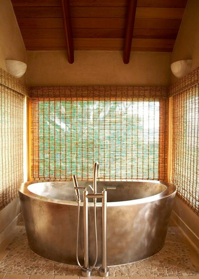 Tropical Bathroom by Maui Architectural Group Inc
