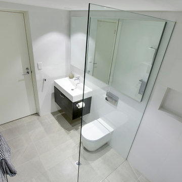 Port Melbourne Home - Contemporary Hexagonal Bathroom