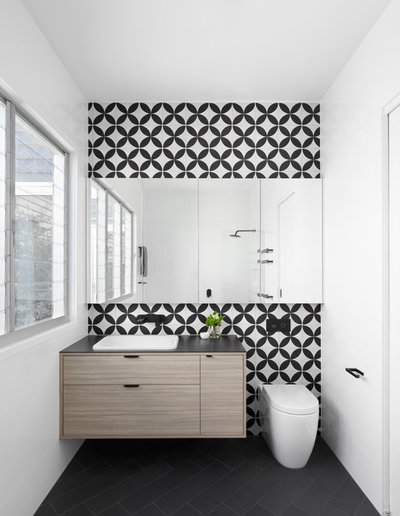 Contemporary Bathroom by smarterBATHROOMS+