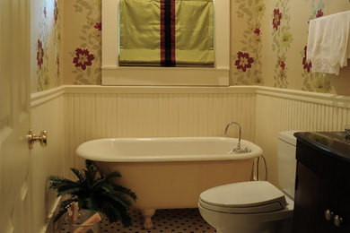 Elegant bathroom photo in Little Rock