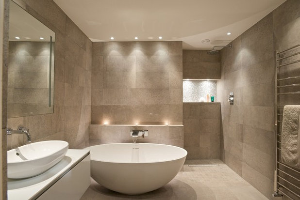 Современный Ванная комната by Sian Baxter Lighting Design