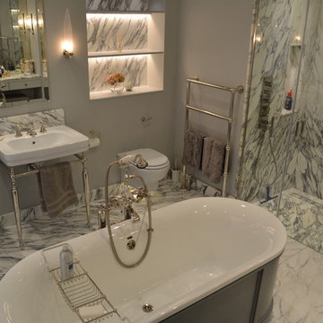 Privet Residence - Arabescato Bathroom