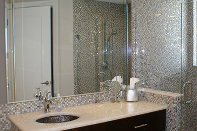 Inspiration for a contemporary bathroom in Tampa.