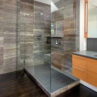 75+ Grüne Bäder mit orangefarbenen Schränken Ideen & Bilder - August