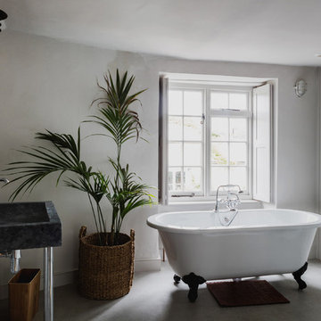 Quaperlake Street: Family home in Grade II listed property