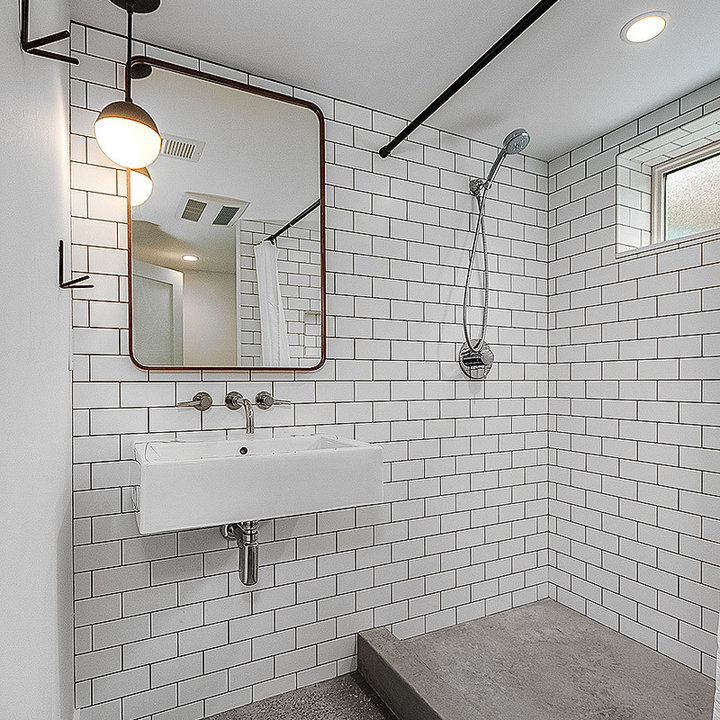 75 Small Industrial Bathroom Ideas You'll Love August, 2024 Houzz