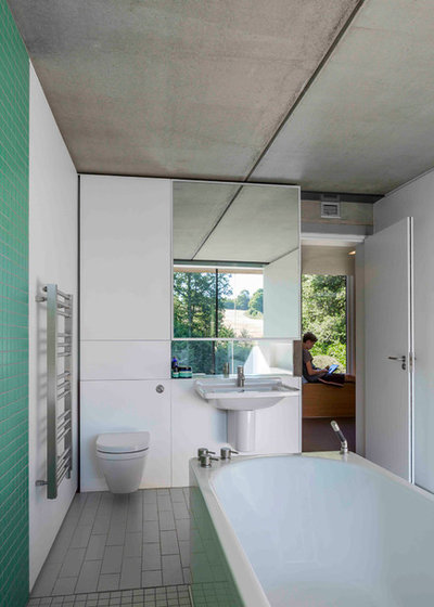 Современный Ванная комната by Smerin Architects