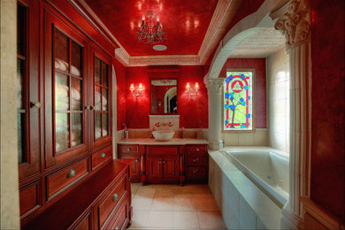 フィラデルフィアにある地中海スタイルのおしゃれな浴室の写真