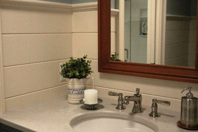 ポートランド(メイン)にあるトランジショナルスタイルのおしゃれな浴室の写真