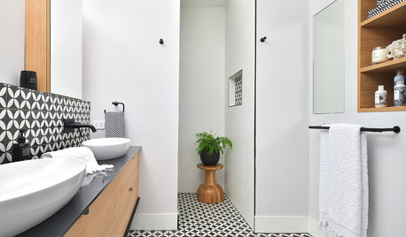 10 Scintillating Ways to Brighten Low-Light Bathrooms