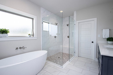 ダラスにあるお手頃価格のコンテンポラリースタイルのおしゃれな浴室の写真
