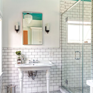 Retro Bathroom in Downtown Delaware