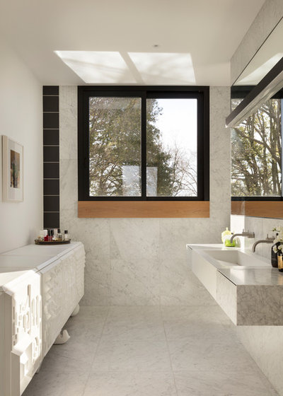 Contemporary Bathroom by PRau - Phil Redmond Architecture & Urbanism