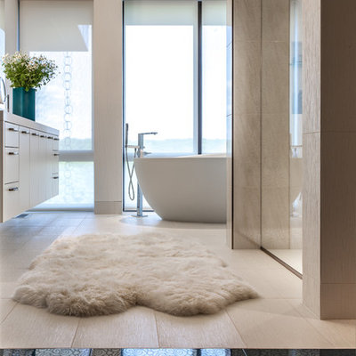 Freestanding bathtub - contemporary freestanding bathtub idea in Minneapolis