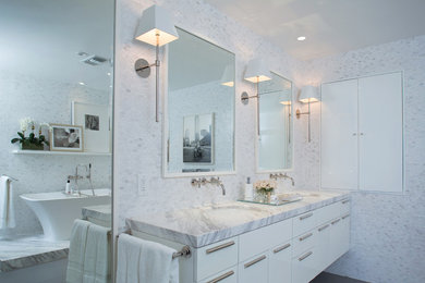 ヒューストンにあるコンテンポラリースタイルのおしゃれな浴室の写真