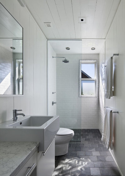 Beach Style Bathroom by Robert Young Architects