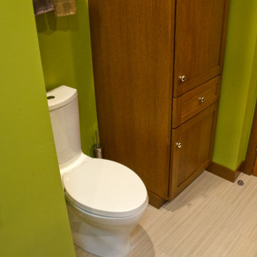 Rounded edges on the Kohler Persuade raised dual flush toilet.