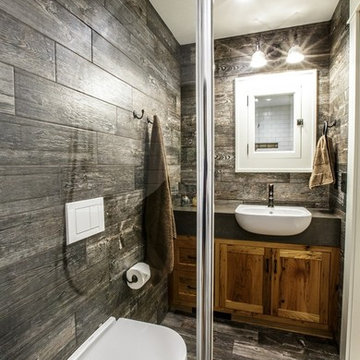 Rustic Geberit Master Bathroom