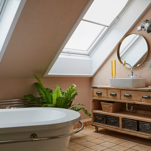 75+ Badezimmer mit offenen Schränken und freistehendem Waschtisch Ideen