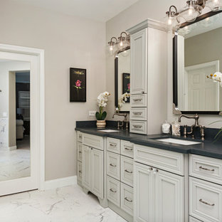 75+ Bäder mit Speckstein-Waschbecken/Waschtisch und weißem Boden Ideen