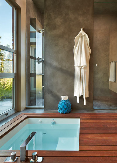 Contemporary Bathroom by MusaDesign Interior Design