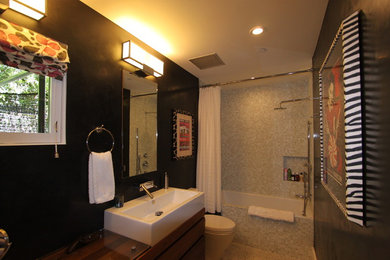 Diseño de cuarto de baño bohemio pequeño