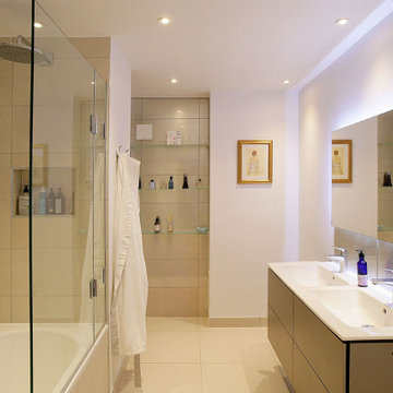 Seafront Apartment in Hove_Master En-suite