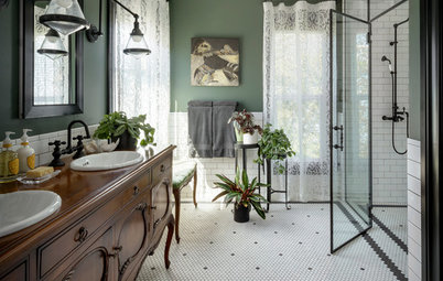 Bathroom of the Week:  Haunted-Mansion Vibe in a Historic Home