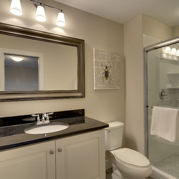Second Bathroom – O'Donnell Woods Model – 2014 Fall Parade of Homes