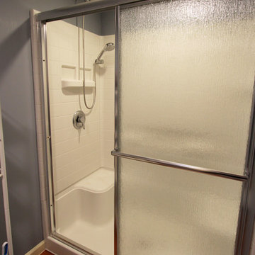 Semi-Frameless Shower Surround