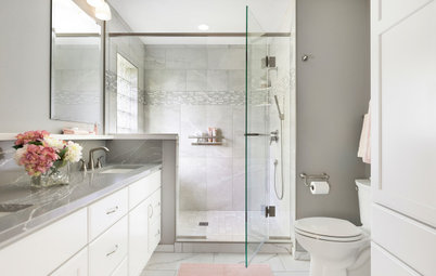 Bathroom of the Week: Soothing White and Gray in a Roomy Layout