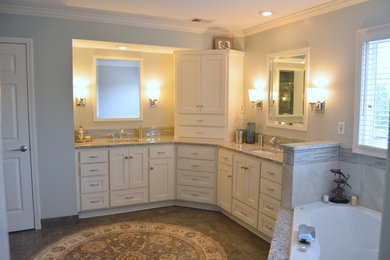 Example of a transitional bathroom design in Kansas City
