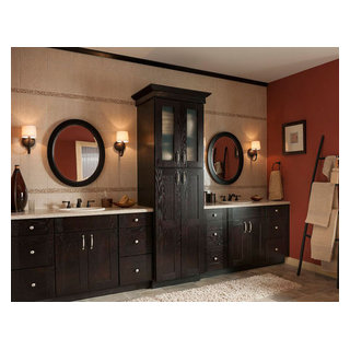 https://st.hzcdn.com/fimgs/pictures/bathrooms/shenandoah-cabinetry-lowe-s-of-silverdale-wa-img~4df1fdad03755fe8_6746-1-b4a8508-w320-h320-b1-p10.jpg