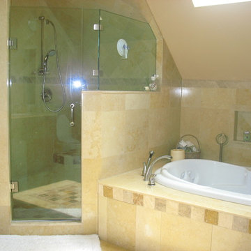 Shower & Jacuzzi tub