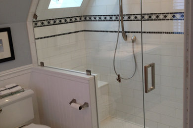Imagen de cuarto de baño principal tradicional con suelo con mosaicos de baldosas