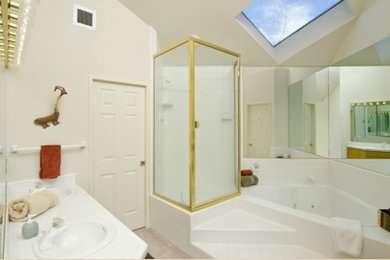 ヒューストンにあるおしゃれな浴室の写真
