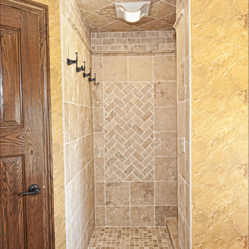 Shower Entrance/Drying Area