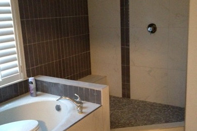 オーランドにあるコンテンポラリースタイルのおしゃれな浴室の写真