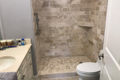 Example of a classic bathroom design in Houston