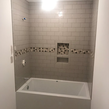 Showers/Tubs
