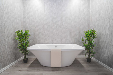 エセックスにあるコンテンポラリースタイルのおしゃれな浴室の写真